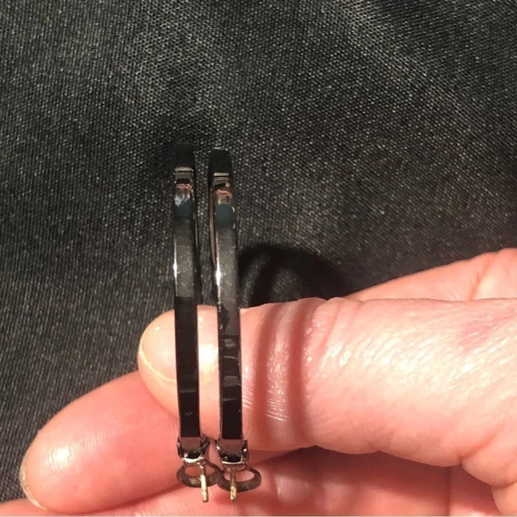 Fifth Avenue Collection pendant necklace and  hoop earring set (purple Ombré) - Picture 6 of 10